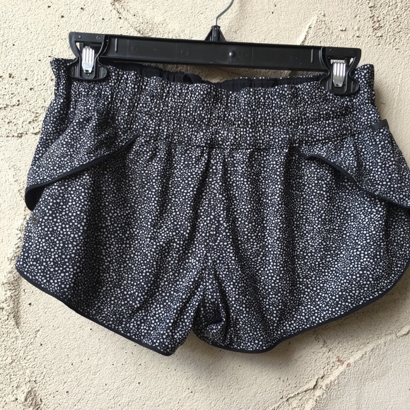 Lululemon Reversible Short - Picture 5 of 12